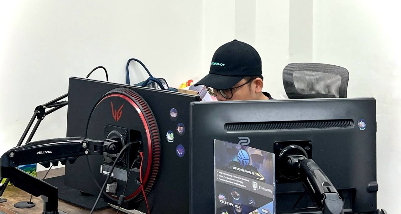 CosuGames developer working on Deverse World